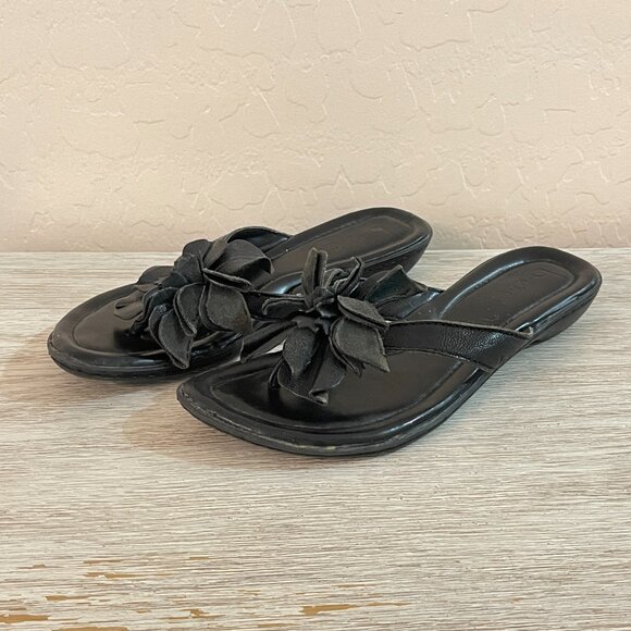 Born Concept BOC 6 Black Leather Flower Small Heel Thong Sandals - Picture 1 of 11